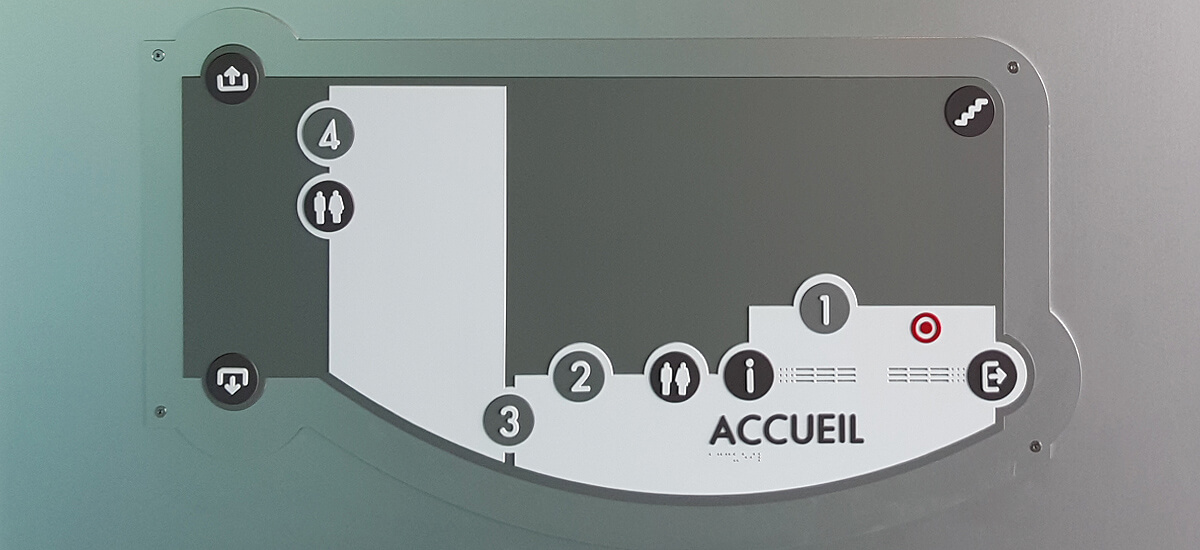 Plan tactile avec écriture en relief et braille