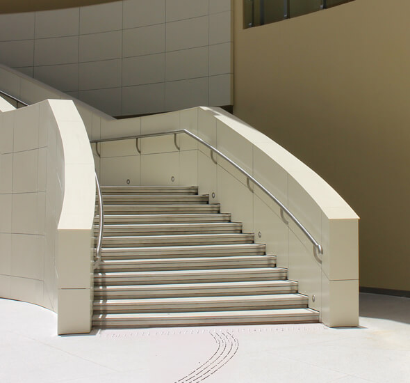 Cheminement podotactile extérieure, signalétique d’escalier